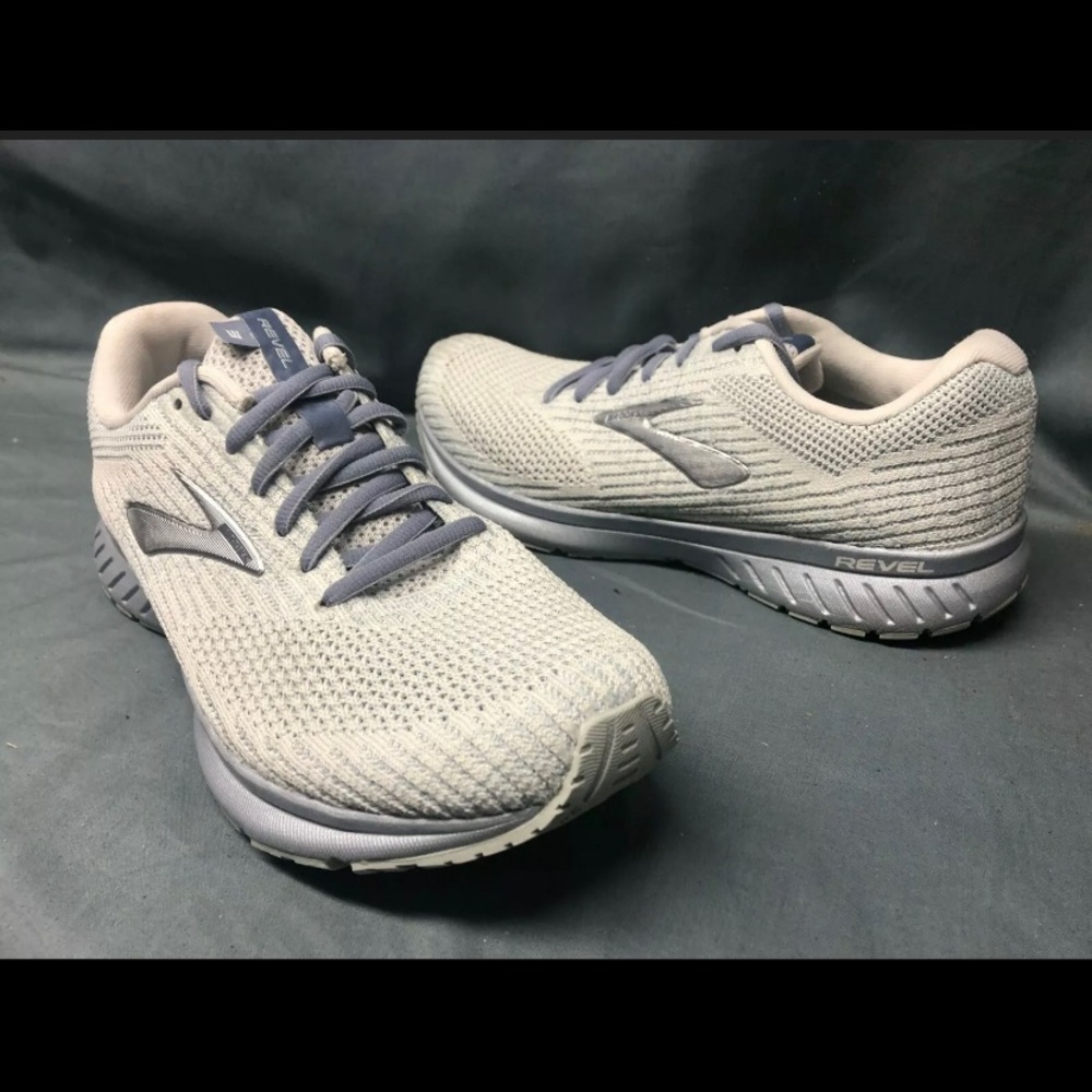 Brooks Women's Athletic Shoes in Gray